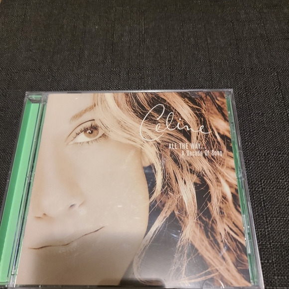 Celine Dion - Picture 1 of 2